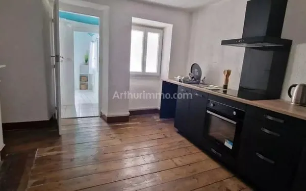 Maison de ville divisée en 3 appartements - Idéal investisseur