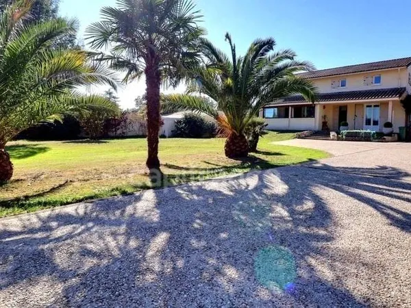 Maison 7 pièces 222 m²