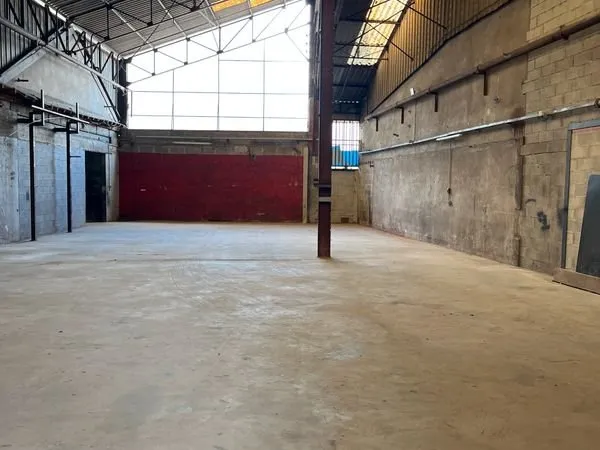 Entrepôt 446m² la Brede