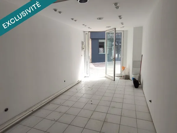A SAISIR IMMEUBLE A RENOVER AU COEUR DU CENTRE HISTORIQUE D AUBENAS