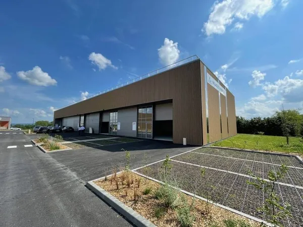 Local d'activité 1000 m²