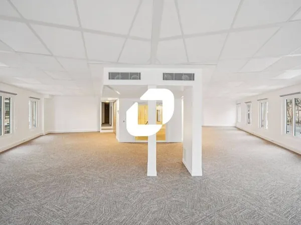 Bureaux 219 m²