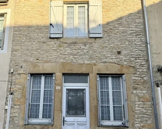 Maison de village avec grange et jardin