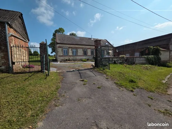 Maison rénovée et dépendances