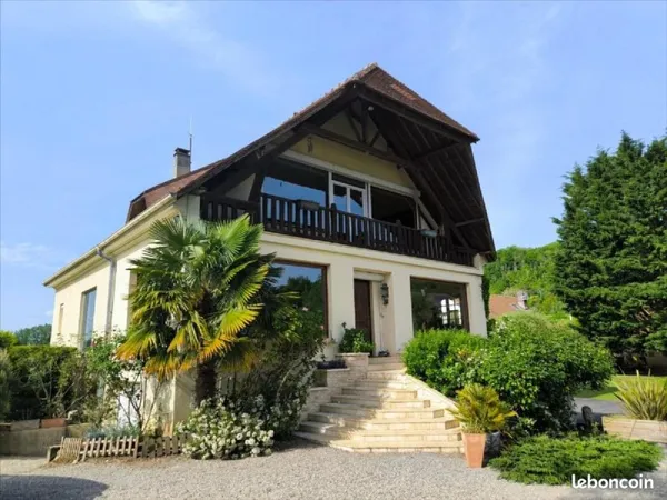 Propriété 9 pièces 220 m²