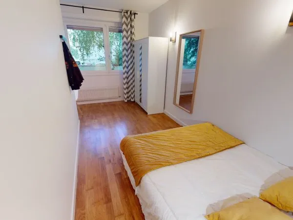 Loue chambre en colocation
