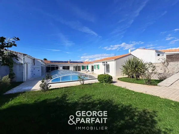 Maison 10 pièces 248 m²