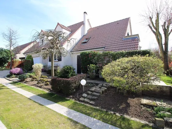 Maison 8 pièces 285 m²