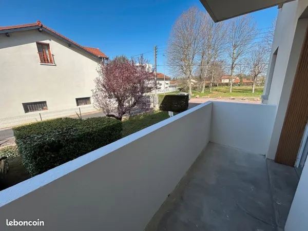 Appartement T3 70m2 rénové avec balcon