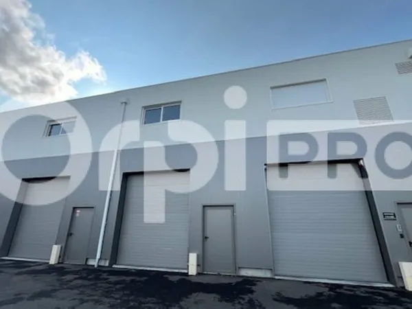 Local d'activité 122 m²