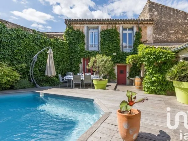 Maison 5 pièces 241 m²