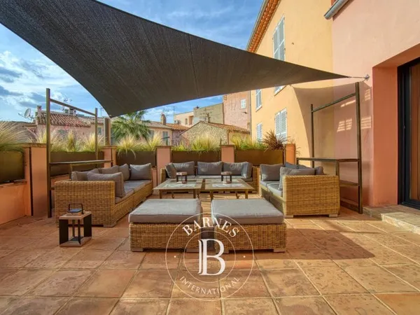 SAINT-TROPEZ - APPARTEMENT 3 CHAMBRES - TERRASSE /BASSIN