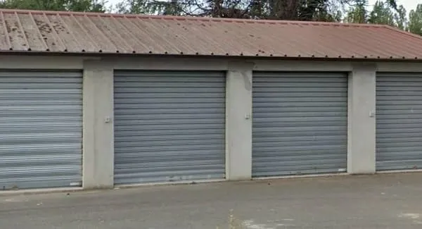 COIGNIERES (78) - 20 M² BOX A LOUER