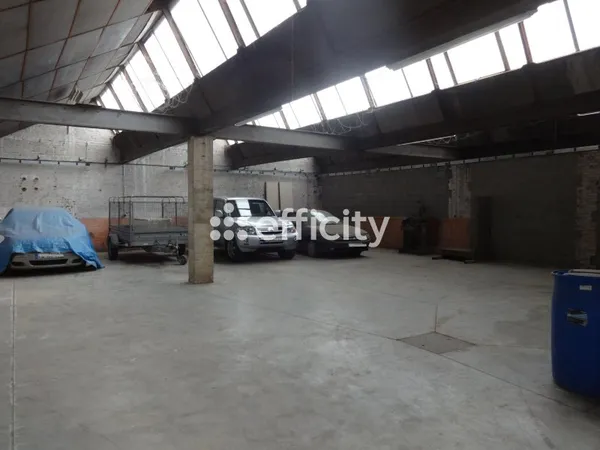 Local commercial 750 m²