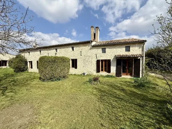 Charmante maison en Pierre à Montazeau