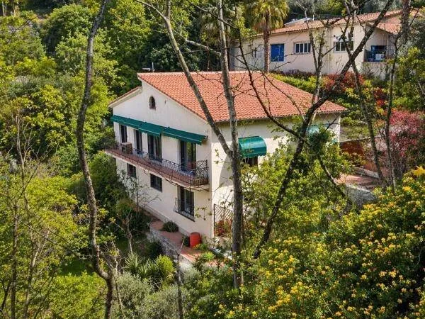 Villa 10 pièces 230 m²