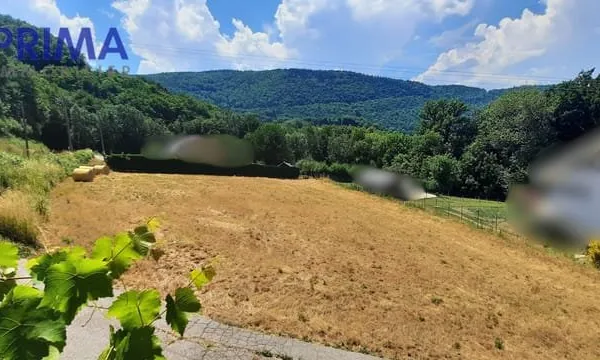 Beau terrain à bâtir de 1523 m2 Saint-Laurent -en -Beaumont