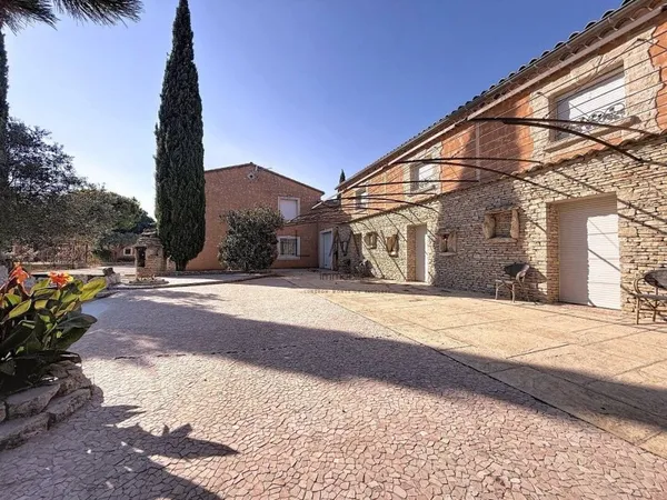Maison 15 pièces 290 m²