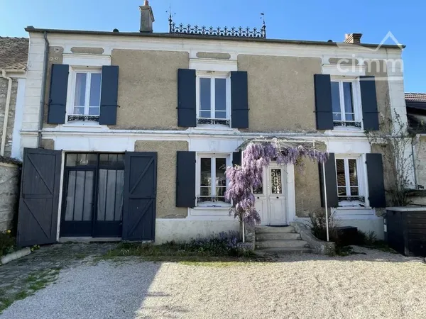 Charme et grands espaces pour cette maison du XIX ème rénovée avec goût