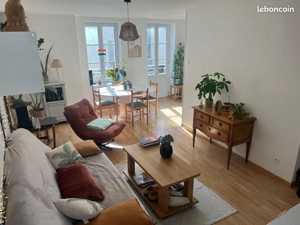 Chambre en colocation dans maison de ville