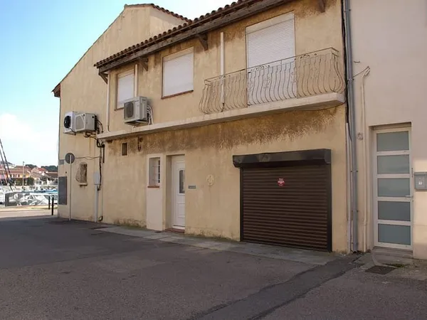 Maison individuelle duplex vue port de pêche