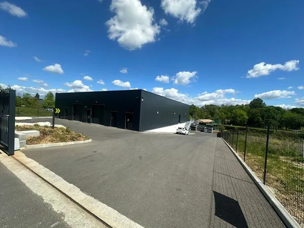 Entrepôt / Local industriel à LOUER