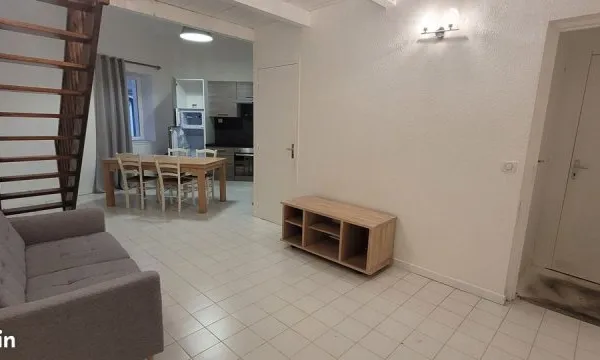Apt T2 bis, Centre