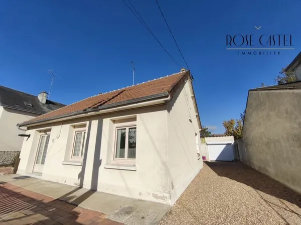 Maison de plain-pied en ville avec 2 chambres, un jardin, un ate