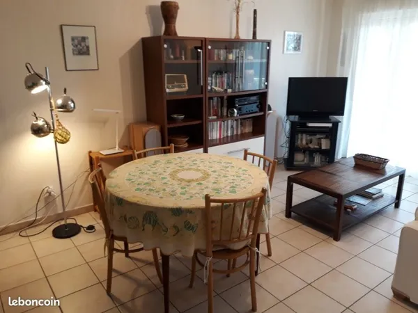 Loue deux pièces au mois
