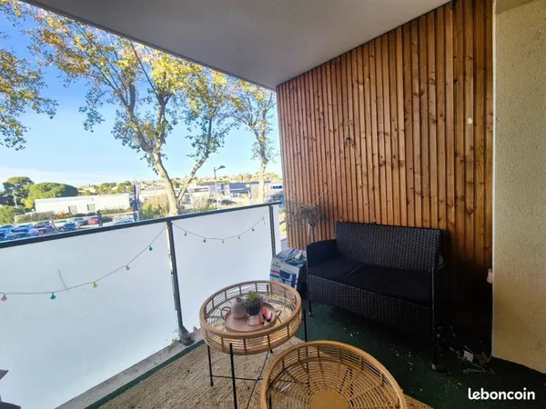 Appartement t2 avec terrasse et parking