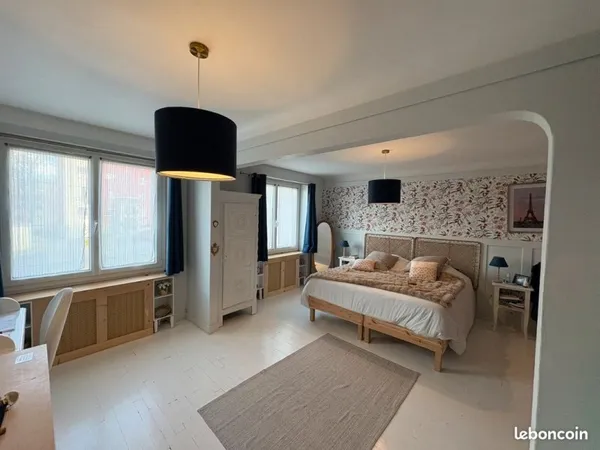 Colocation dans une grande maison de ville au mans avec piscine