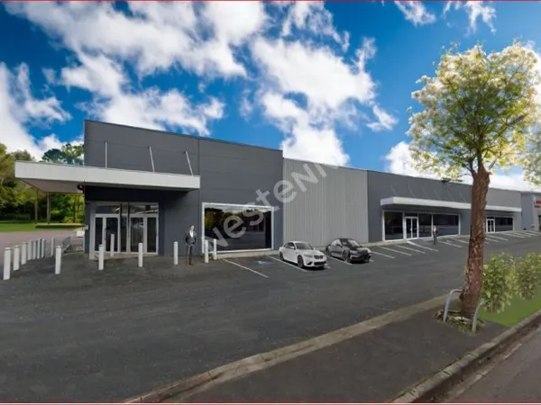 SAINT-AVOLD: Cellule commerciale de 870 m²