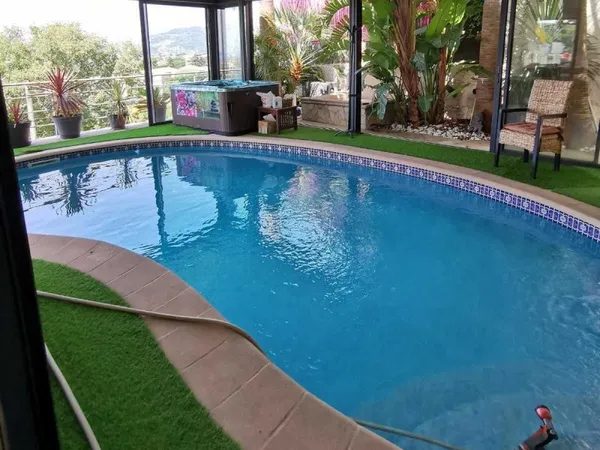 CANNES CROIX DES GARDES VILLA T5 DE 200M2 VUE MER