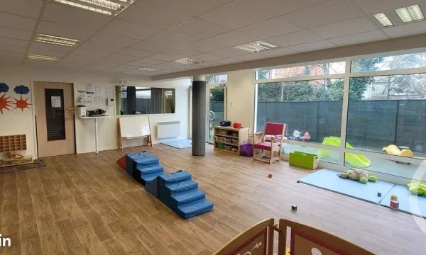 Local 299 m²