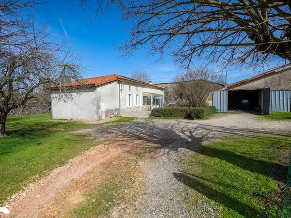 Charentaise de 5 pièces principales