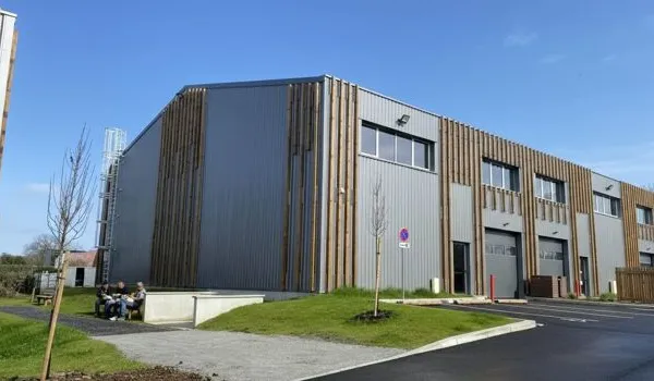 Local commercial 1323 m²