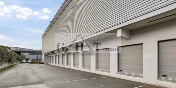 ENTREPOT LOGISTIQUE A LOUER SAINT DENIS 3 627 m²