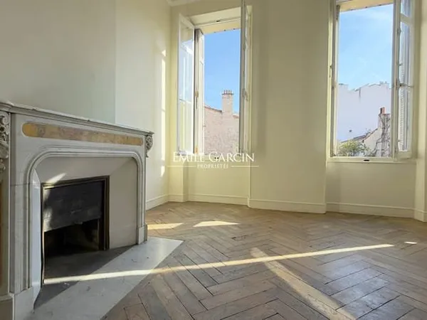 À vendre - Marseille 6ème (13006) Vauban | Appartement de caractère dans un immeuble haussmannien -