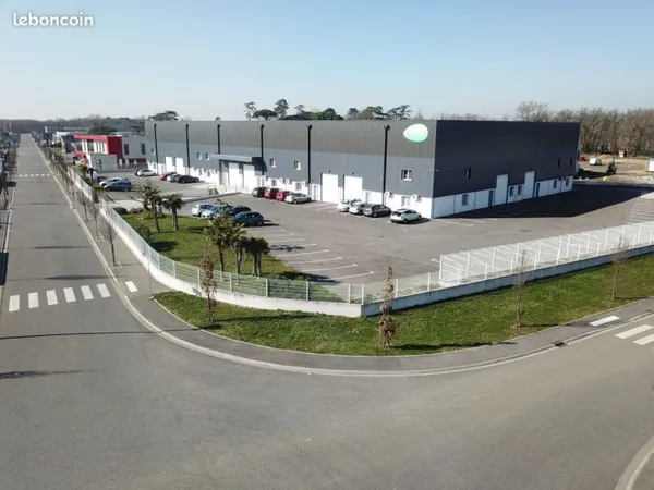 Local industrielle plaisance du touch