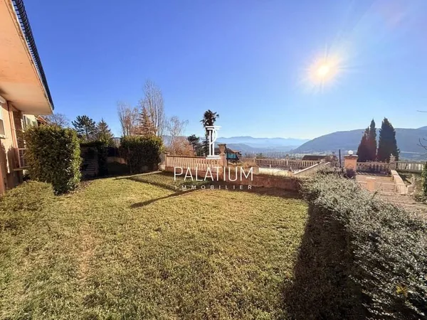 Maison 7 pièces 230 m²