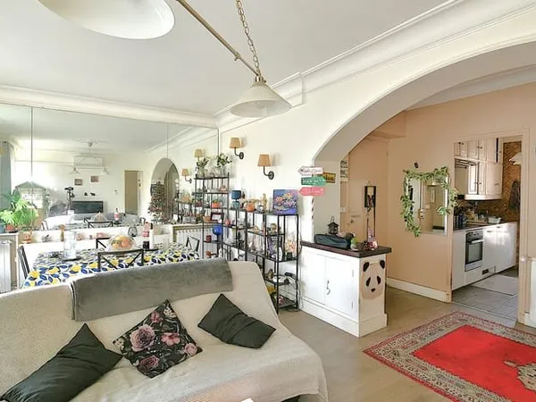 LUMINEUX T3 DE 70 M2 DERNIER ETAGE ST JEAN DU VAR PROCHE C