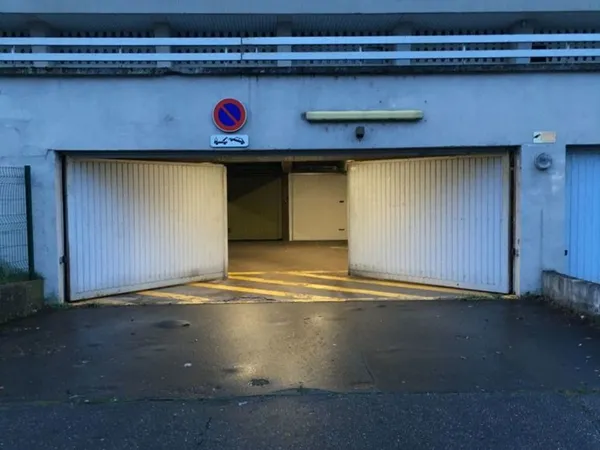 garage 17m2 sécurisé 15 rue jacquinot (horizon 2000)