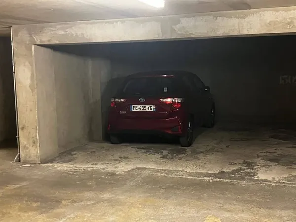Parking 14 m²