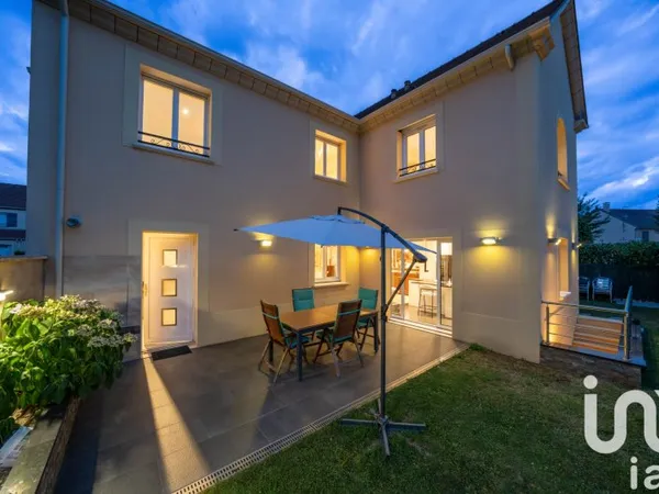 Maison 10 pièces 237 m²