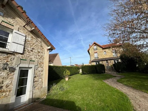Maison 11 pièces 210 m²