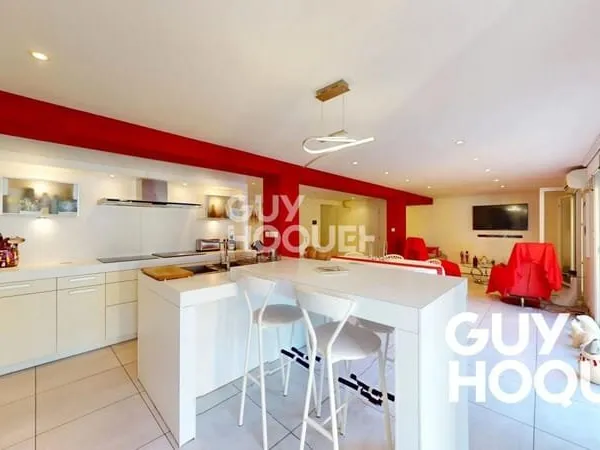 Maison 7 pièces 258 m²
