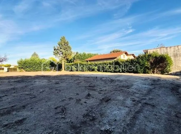Terrain en individuel 619 m²