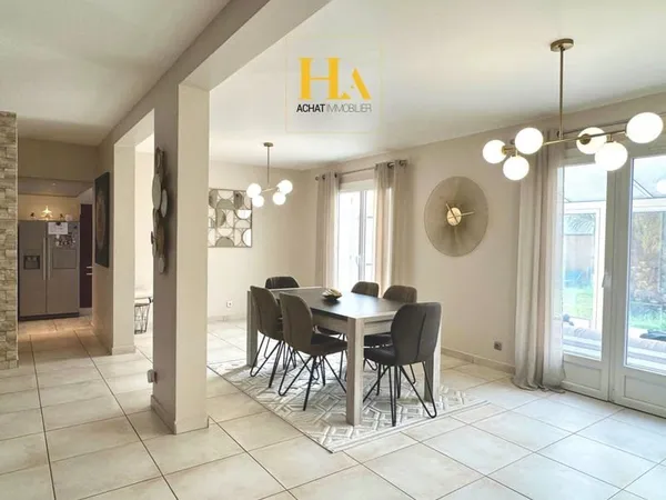 Maison SANS TRAVAUX, Quartier Le Bouquet, 4 pièces, 3 chambres, séjour, cuisine indépendante, climat