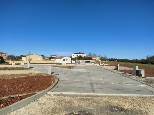 Terrain 251 m²