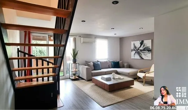 Dernier étage - duplex lumineux - balcon - secteur recherché